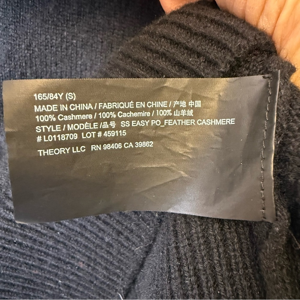 Theory Black Cashmere Short Sleeve Crewneck Sweater Women’s Size Small Soft Cozy - Picture 7 of 8